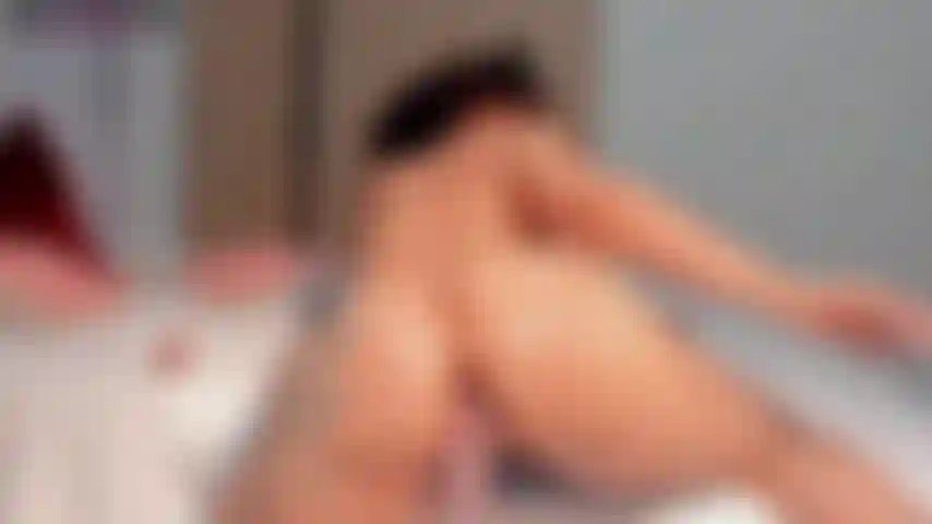 Foda minha bucetinha com seu pau duro.