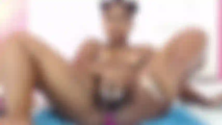 Adoro quando você brinca com minha bucetinha.