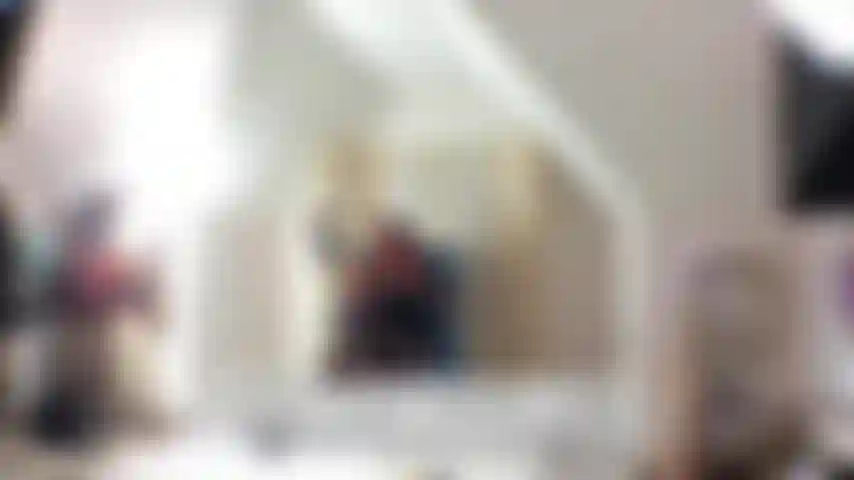 Jagundo tem sido um bad boy tirando fotos nojentas de sexy, então ela decide que é hora de açoitar e chicotear a bunda dele!