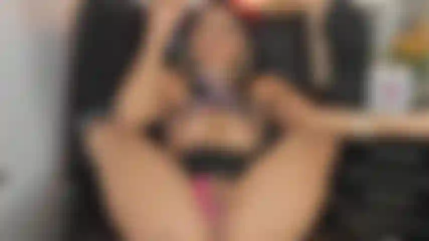 Ahegao e masturbação.