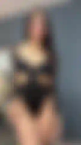 Let yourself be tempted by my sexy body