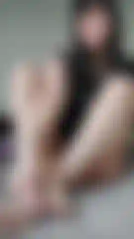 White Toes & Hairy Pussy Masturbation