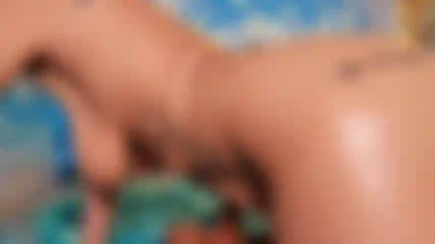 Uma bunda grande balançando na bbc.