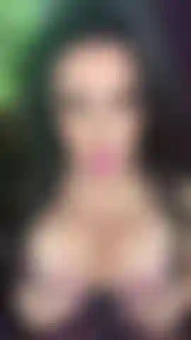 Esguichando nos meus brinquedos.