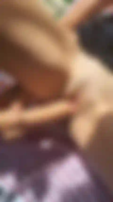 Boa parte fudendo com meus brinquedos e esguicho.