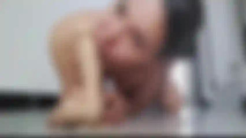 Chupando meu brinquedo.