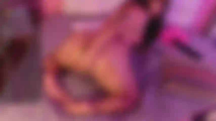 Adoraria bater minha bunda na sua cara.