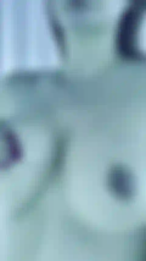 Masturbação quente no solário:).