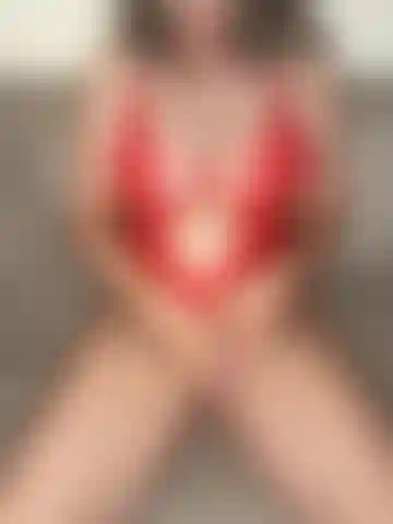 So horny today, Im so wet, enjoying playing with my dildo between my boobs