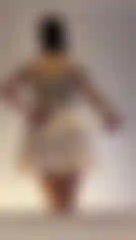 Tire a roupa e me foda na parede.