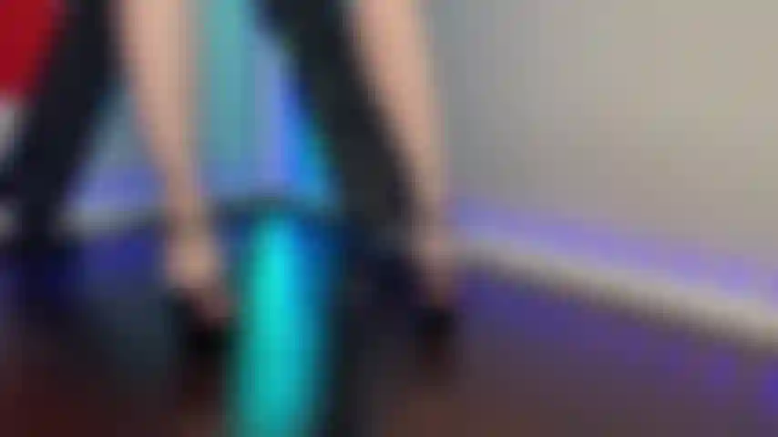 Fodida pelos pés da minha deusa.