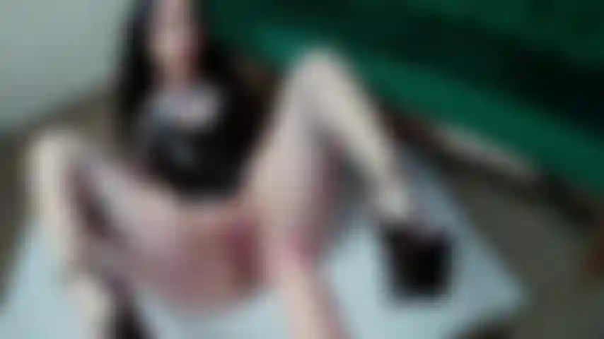 Stripper footjob sem calcinha.