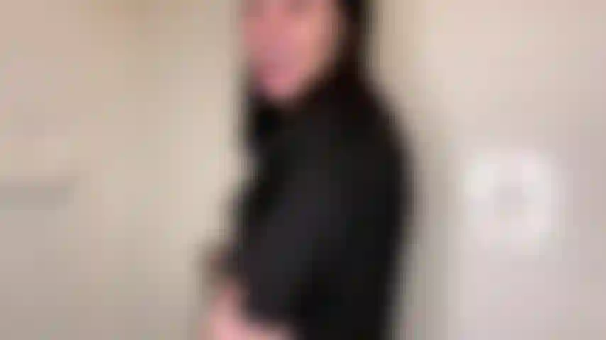 Adoro axilas peludas e não tenho maquiagem.