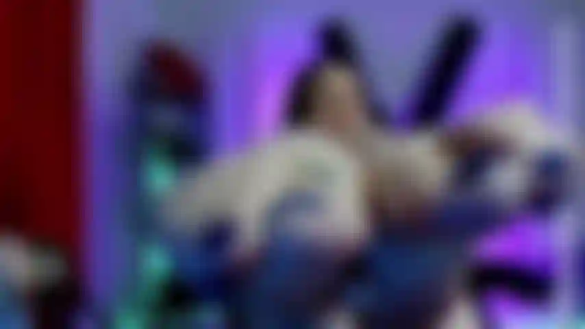 Adoro esses dedos e solas fedorentos.